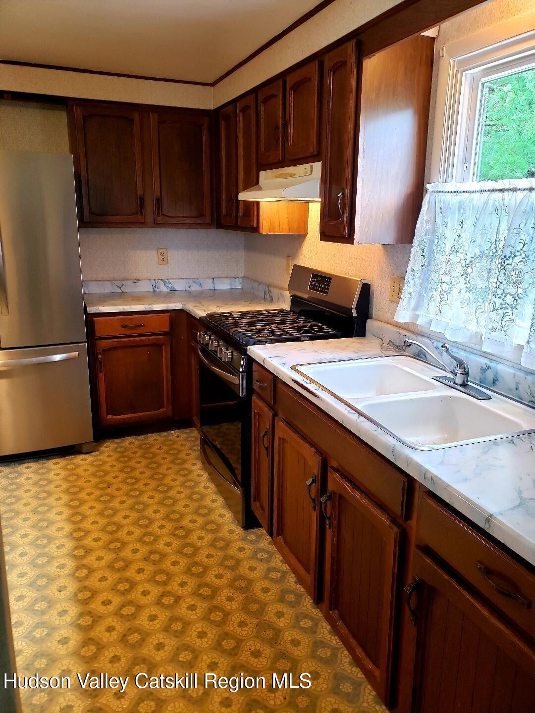 22 Katzman Road Ellenville, NY 12428 - Photo 3 of 20 22 Katzman rd Kitchen