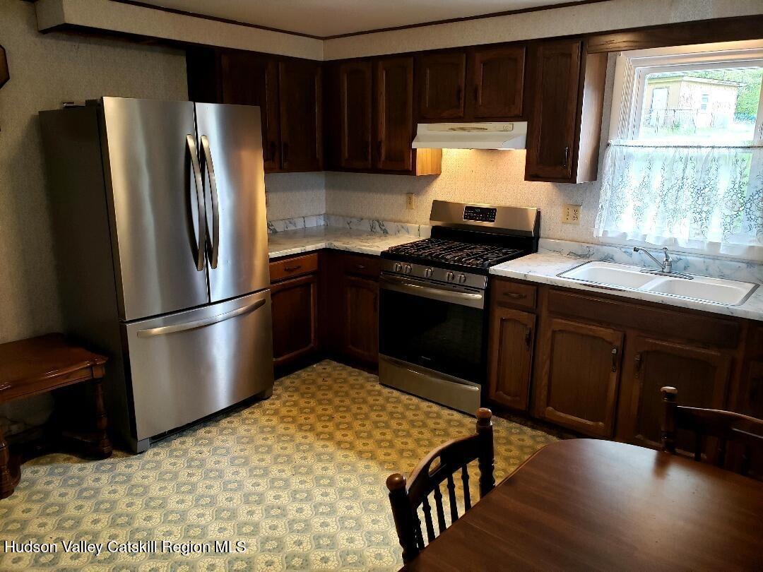 22 Katzman Road Ellenville, NY 12428 - Photo 4 of 20 22 Katzman Rd kitchen 2