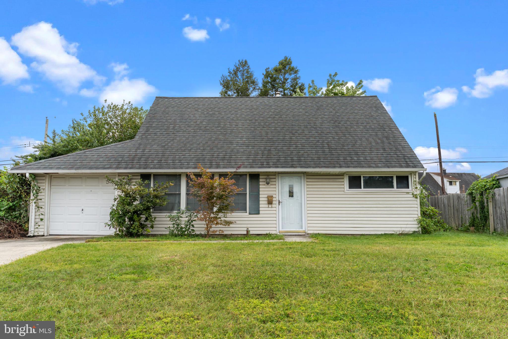 53 Crestwood Road Levittown, PA 19057 - Photo 1 of 24 53 Crestwood Rd, Levittown PA 19057