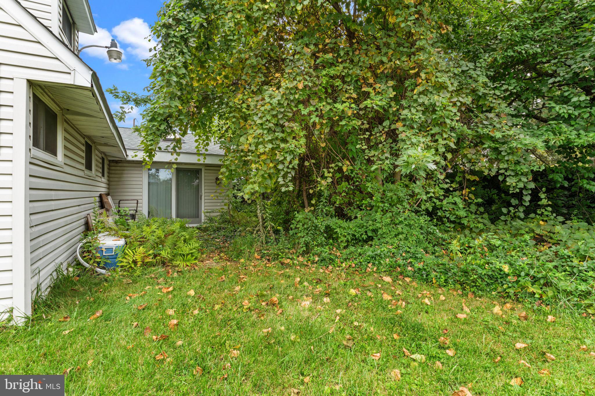 53 Crestwood Road Levittown, PA 19057 - Photo 19 of 24 Gallery Image 19