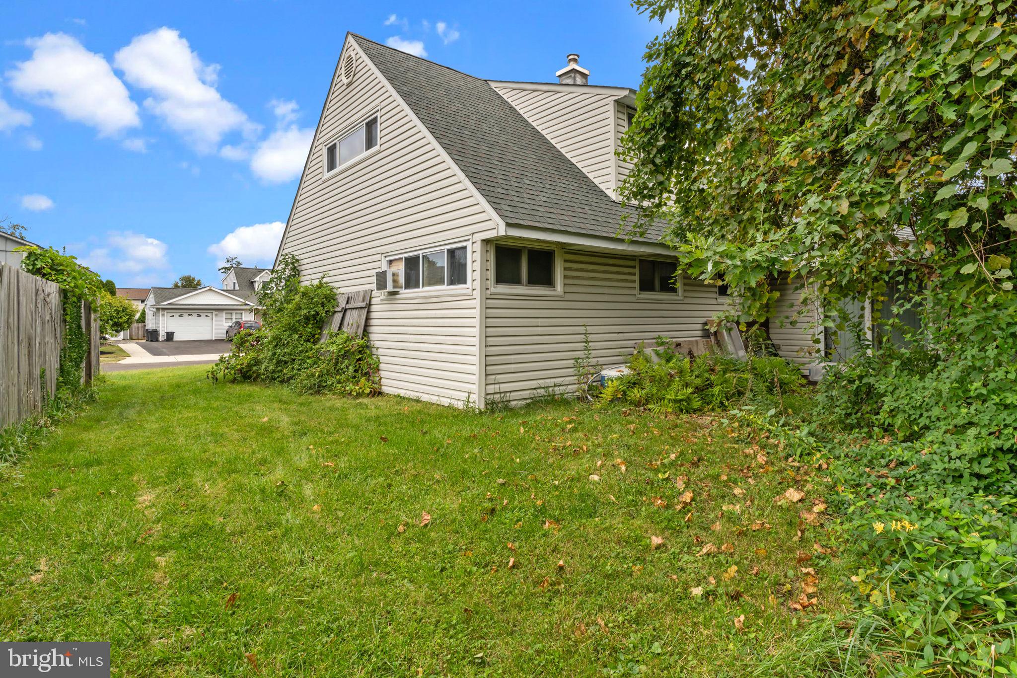 53 Crestwood Road Levittown, PA 19057 - Photo 23 of 24 Exterior Back