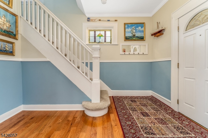119 Edgewood Road Linden, NJ 07036 - Photo 2 of 31 a view of entryway