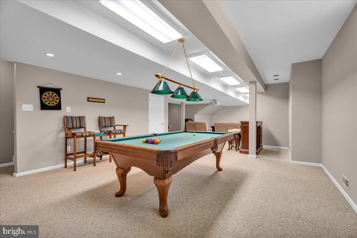 68 Hillside Lane Mount Laurel, NJ 08054 - Photo 28 of 36 a room with table tennis table and couches
