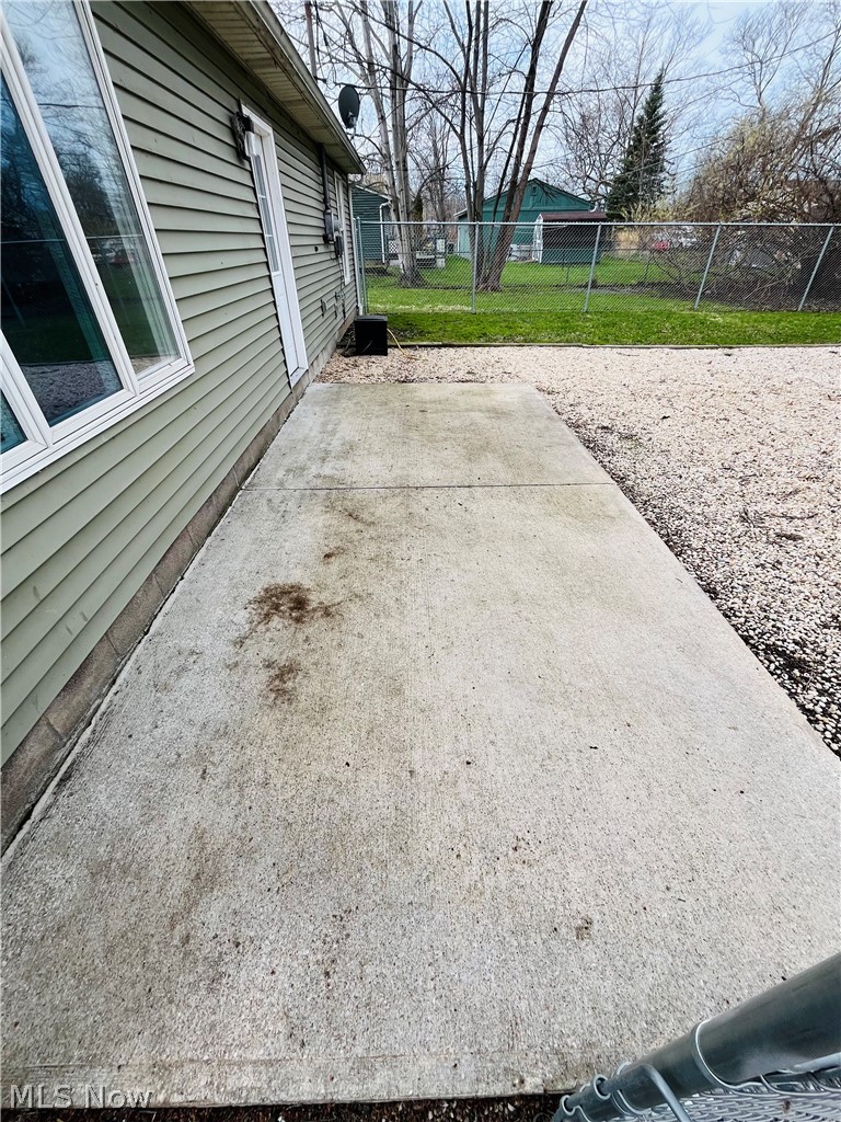 7063 Lake Road Madison, OH 44057 - Photo 14 of 42