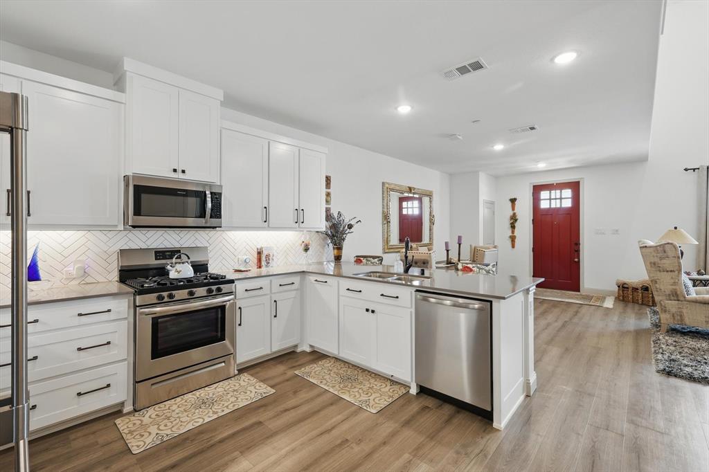 8925 Phoebe Road Frisco, TX 75035 - Photo 4 of 36