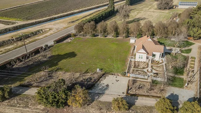 $499,000 | 3680 South Newmark Avenue, Sanger, CA 93657