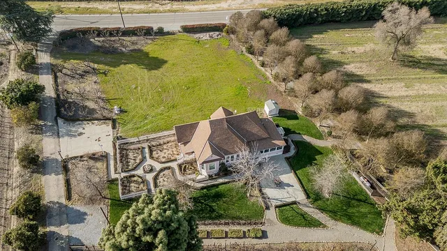 $499,000 | 3680 South Newmark Avenue, Sanger, CA 93657