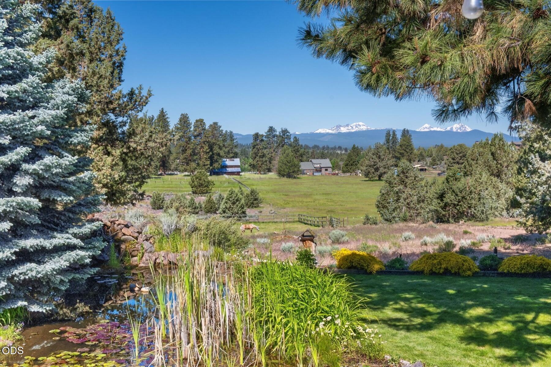 60376 Arnold Market Road Bend, OR 97702 - Photo 2 of 47