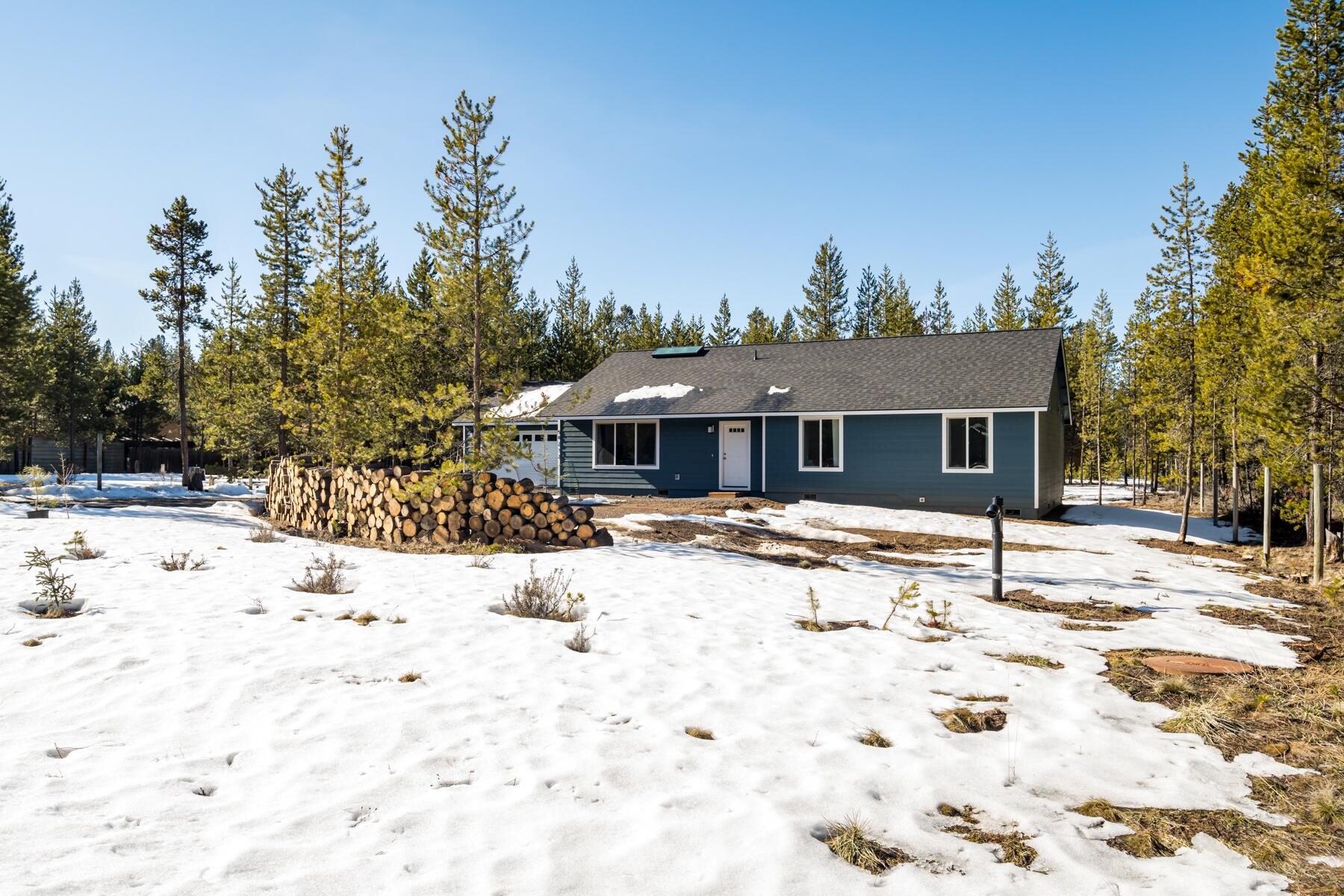 56237 Eider Road Bend, OR 97707 - Photo 2 of 34 batch_04JH5_2162