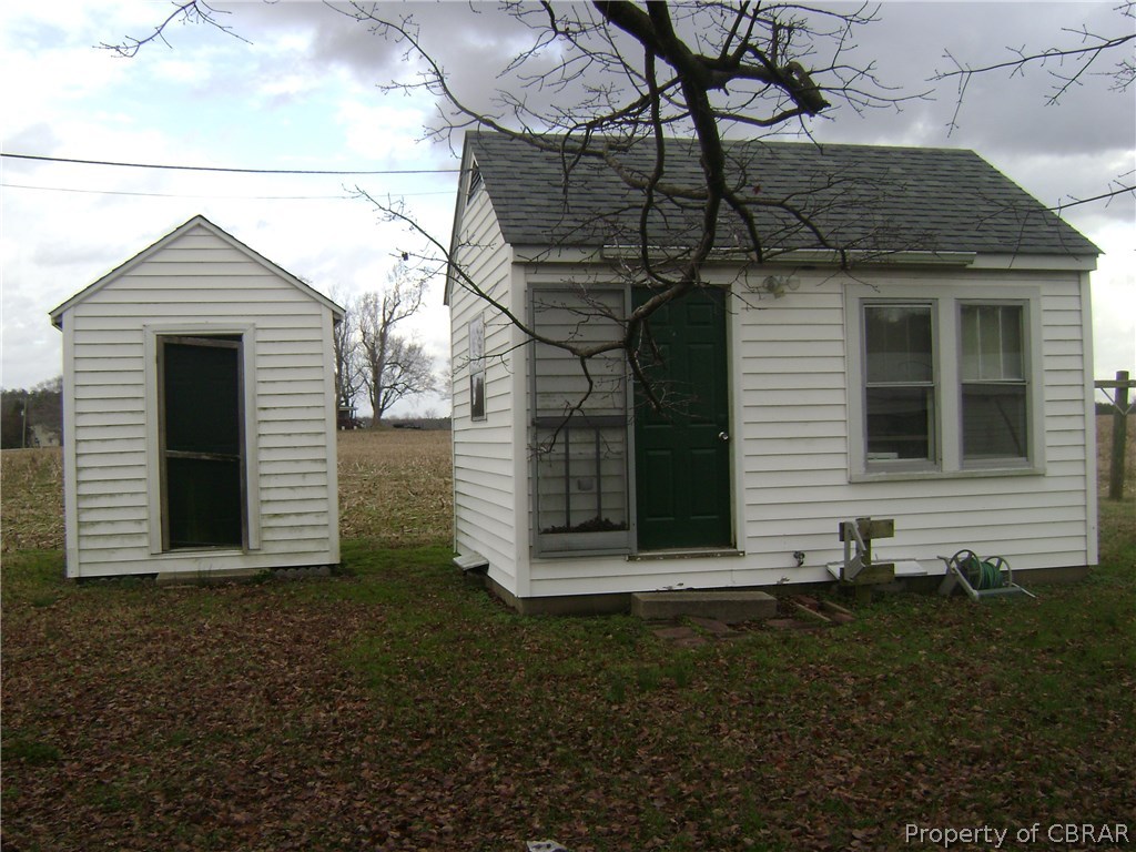 2457 Buena Vista Road Saluda, VA 23149 - Photo 3 of 17