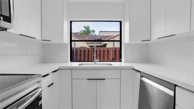 a view of empty room with window