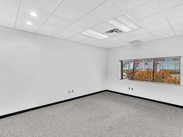 $18 | 2200 North University Drive, Sunrise, FL 33322
