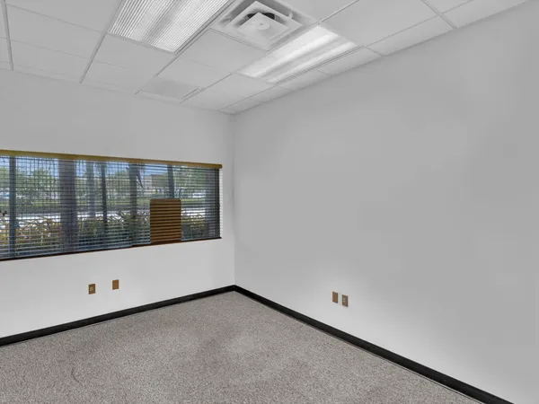 $18 | 2200 North University Drive, Sunrise, FL 33322