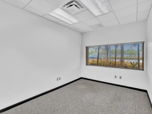 $18 | 2200 North University Drive, Sunrise, FL 33322