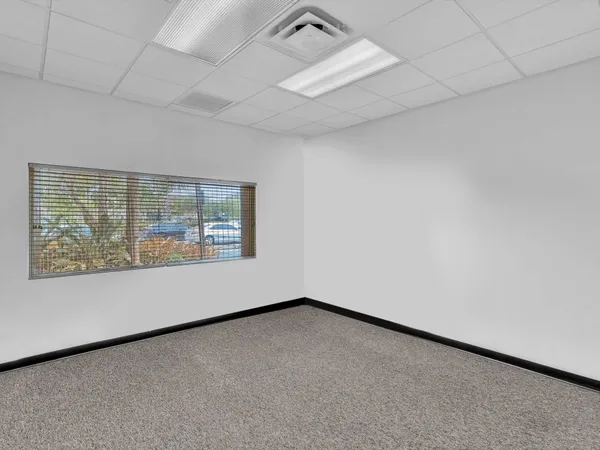 $18 | 2200 North University Drive, Sunrise, FL 33322