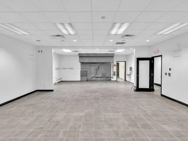 $18 | 2200 North University Drive, Sunrise, FL 33322