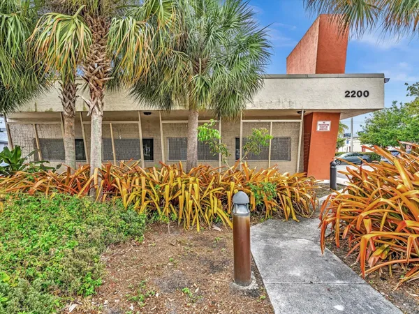$18 | 2200 North University Drive, Sunrise, FL 33322