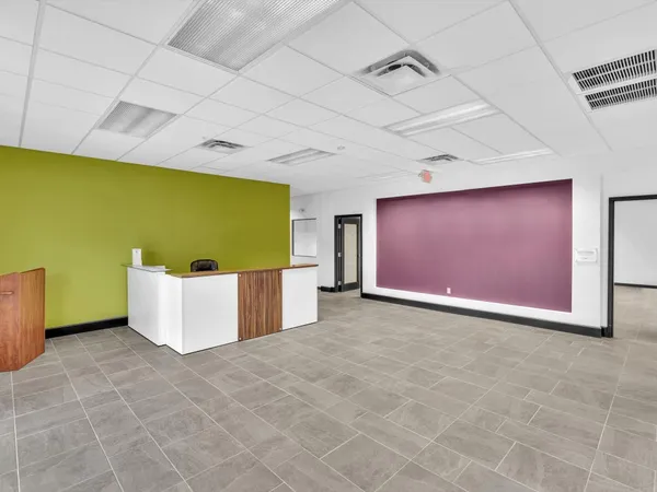 $18 | 2200 North University Drive, Sunrise, FL 33322