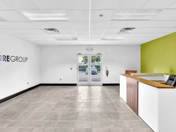 $18 | 2200 North University Drive, Sunrise, FL 33322