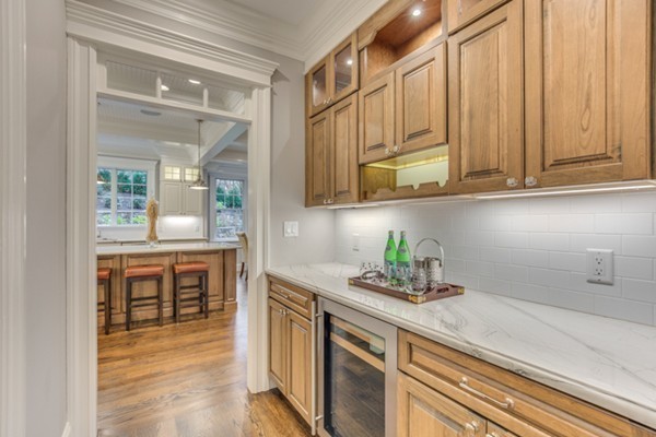 35 Jefferson Road Winchester, MA 01890 - Photo 5 of 30