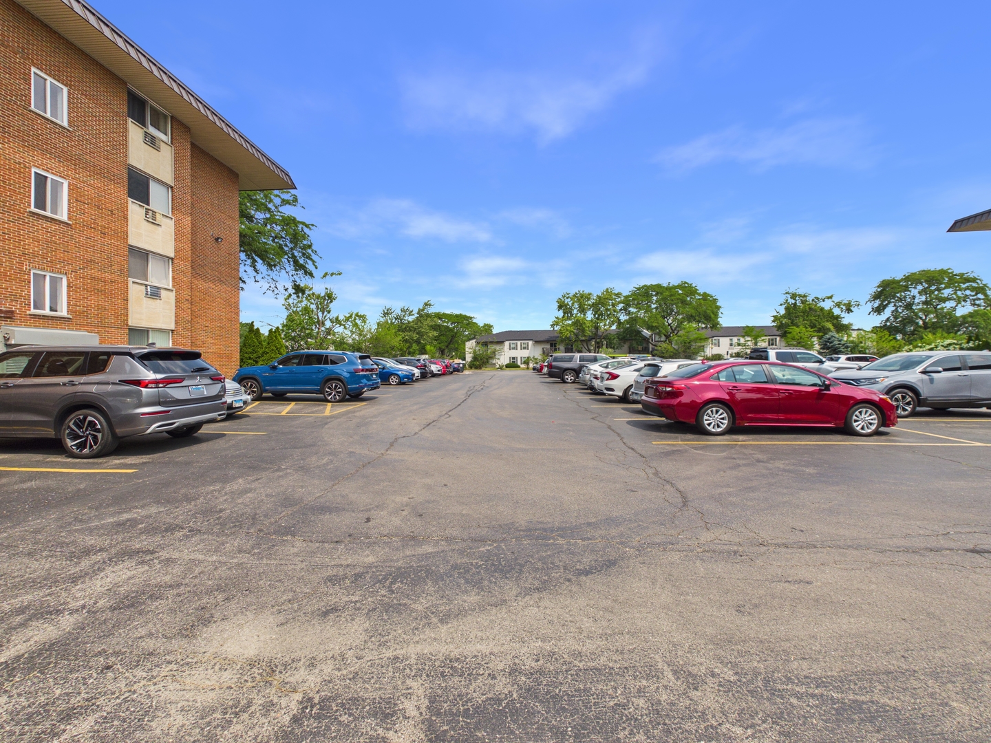 2210 South Goebbert Road, Unit 226 Arlington Heights, IL 60005 - Photo 36 of 47 Gallery Image 36