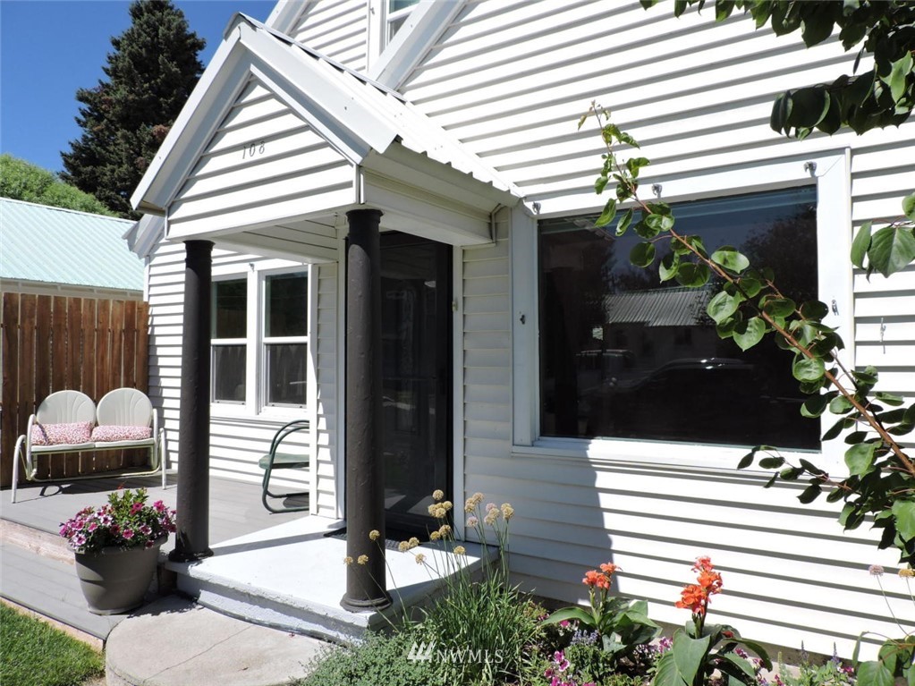 108 Perry Street Cashmere, WA 98815 - Photo 2 of 20 Gallery Image 2