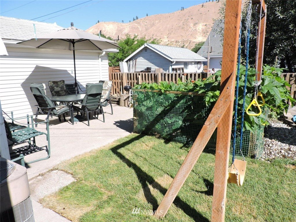 108 Perry Street Cashmere, WA 98815 - Photo 19 of 20 Gallery Image 19