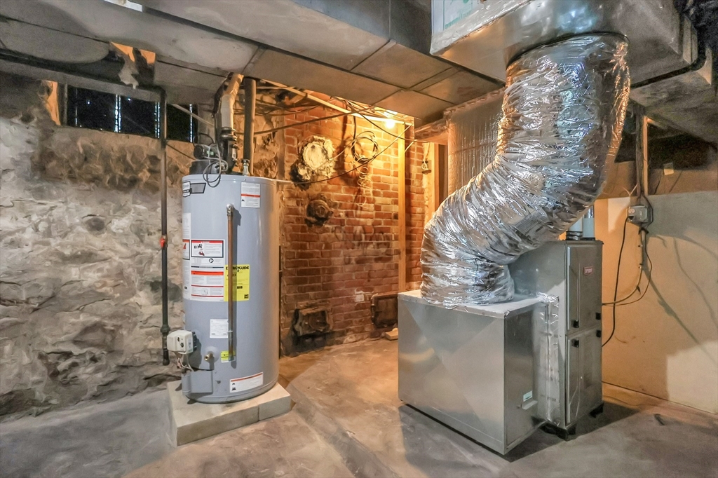 144 Ferry Street Lawrence, MA 01841 - Photo 33 of 40