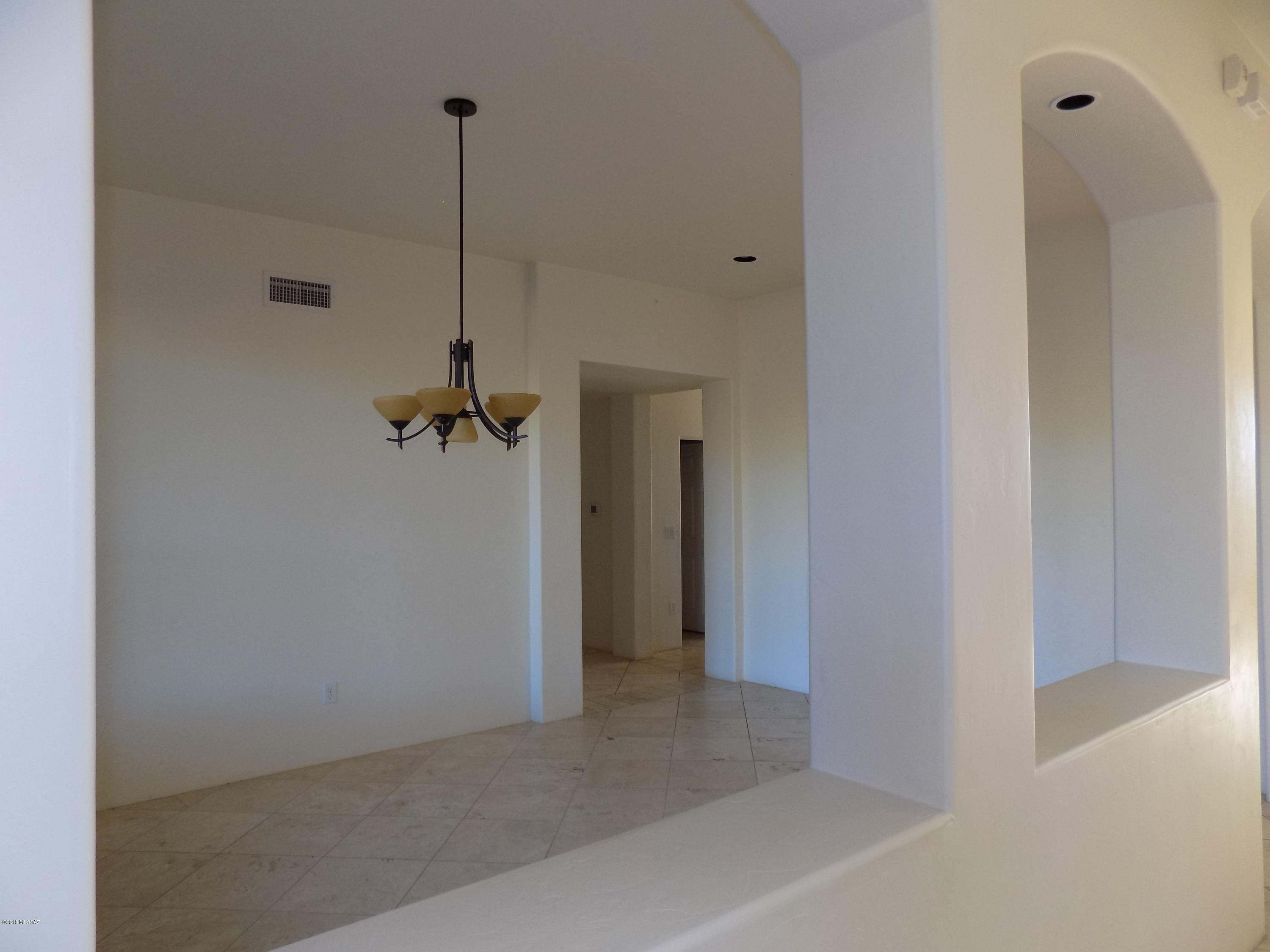 1077 West Panorama Road Tucson, AZ 85704 - Photo 5 of 50 Gallery Image 5
