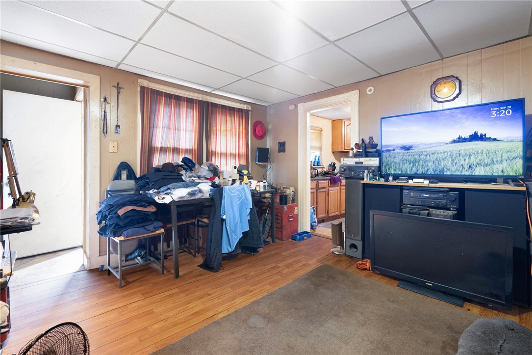 10 Grove Street West Warwick, RI 02893 - Photo 12 of 34