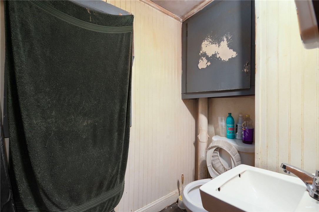 10 Grove Street West Warwick, RI 02893 - Photo 17 of 34