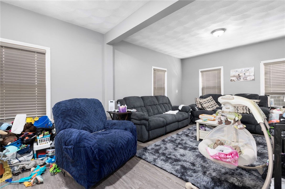 10 Grove Street West Warwick, RI 02893 - Photo 5 of 34