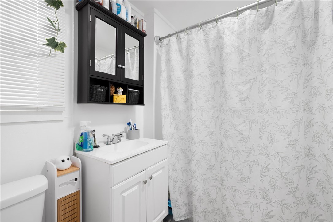 10 Grove Street West Warwick, RI 02893 - Photo 7 of 34