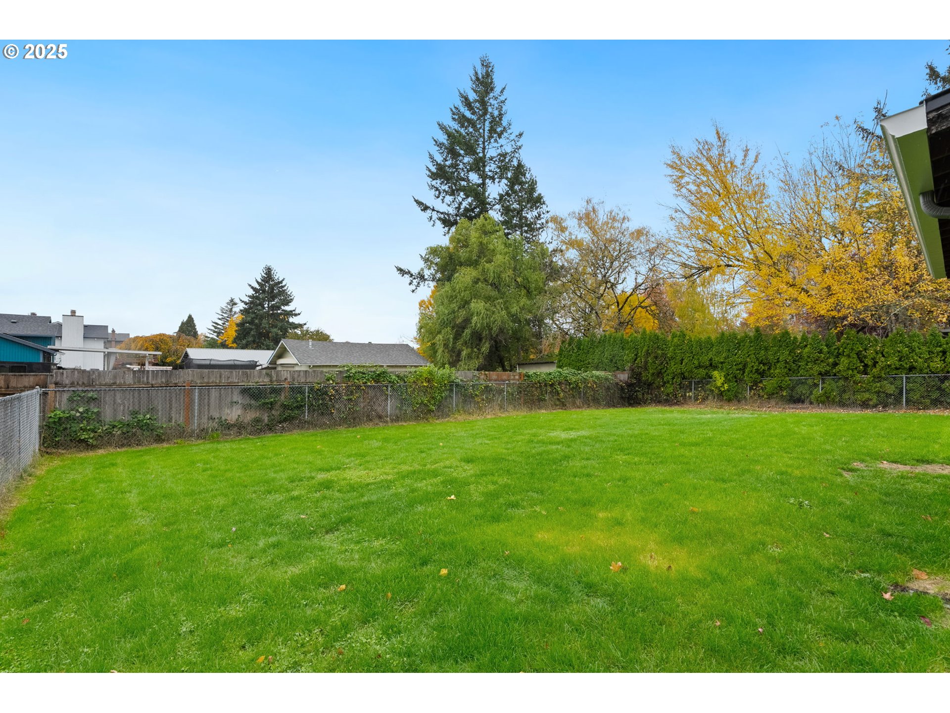 2433 Southeast Barnes Road Gresham, OR 97080 - Photo 25 of 27