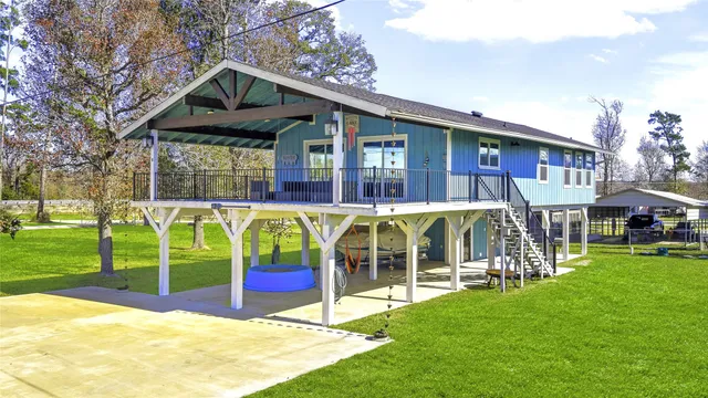 $319,000 | 129 2nd Avenue, Onalaska, TX 77360