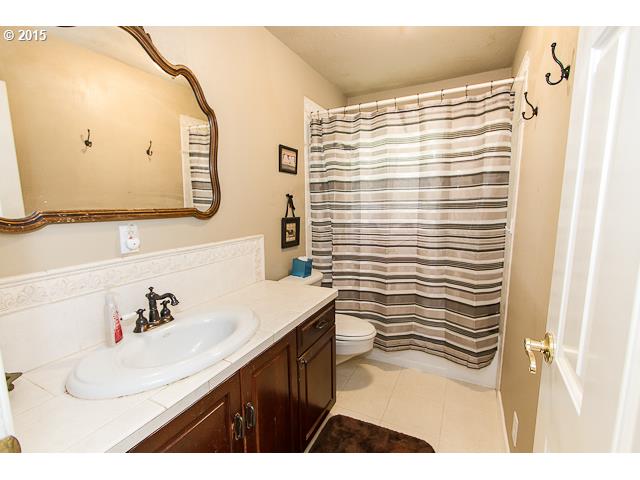 43924 Southeast Phelps Road Sandy, OR 97055 - Photo 11 of 16 Gallery Image 11