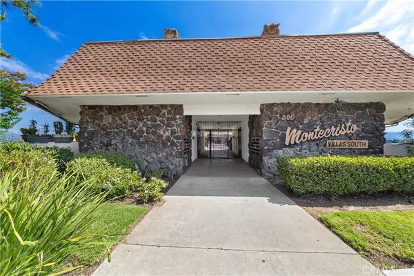 $3,100 | 806 East 4th Avenue, Escondido, CA 92025