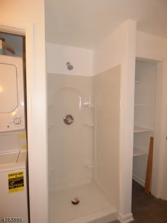 $2,400 | 8 North Glen Avenue, Mount Arlington, NJ 07856