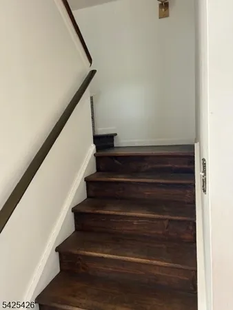 $2,400 | 8 North Glen Avenue, Mount Arlington, NJ 07856
