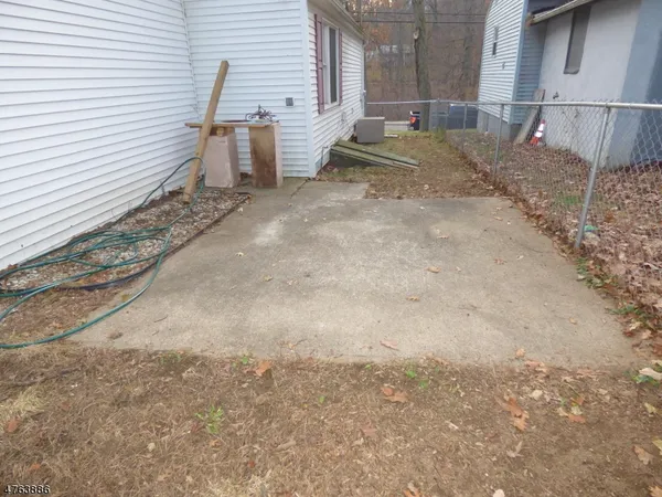 $2,400 | 8 North Glen Avenue, Mount Arlington, NJ 07856