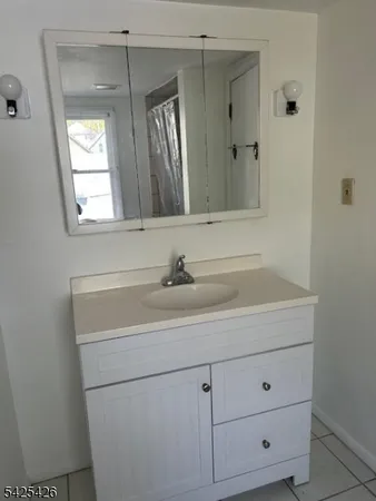 $2,400 | 8 North Glen Avenue, Mount Arlington, NJ 07856