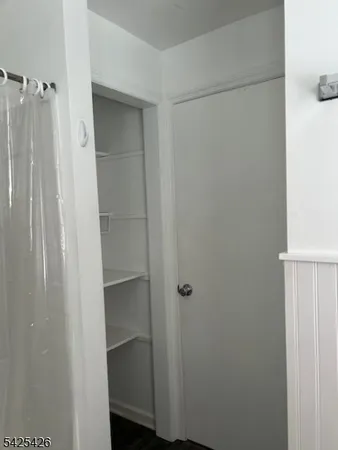 $2,400 | 8 North Glen Avenue, Mount Arlington, NJ 07856