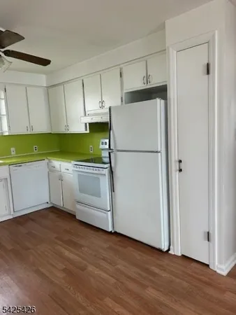 $2,400 | 8 North Glen Avenue, Mount Arlington, NJ 07856
