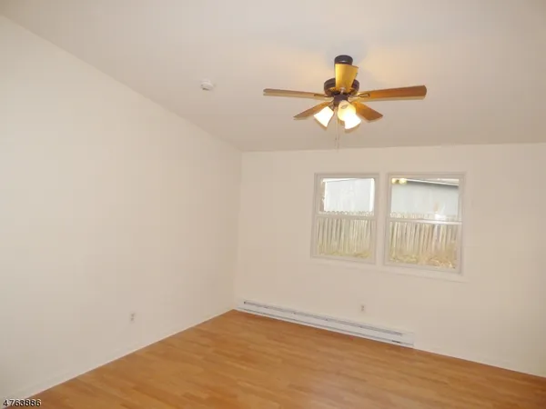 $2,400 | 8 North Glen Avenue, Mount Arlington, NJ 07856