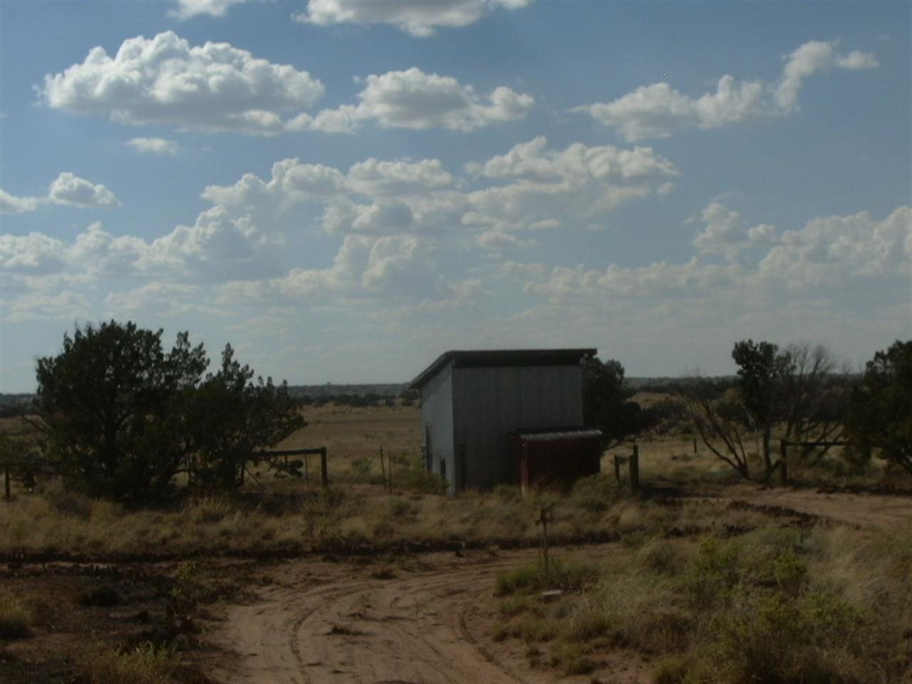5366 Longhorn Road Snowflake, AZ 85937 - Photo 23 of 29 a backyard of a house with table and chairs