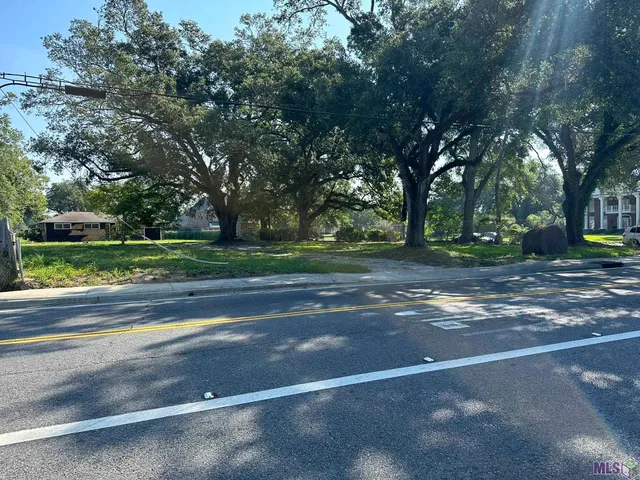 $385,000 | 7391 Highland Road, Baton Rouge, LA 70808