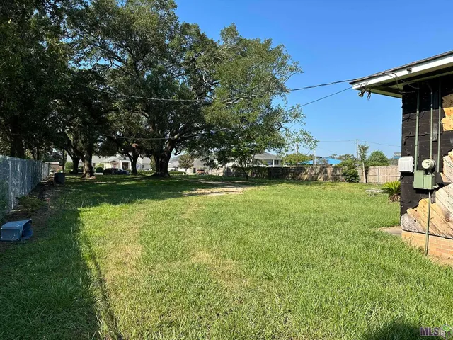 $385,000 | 7391 Highland Road, Baton Rouge, LA 70808