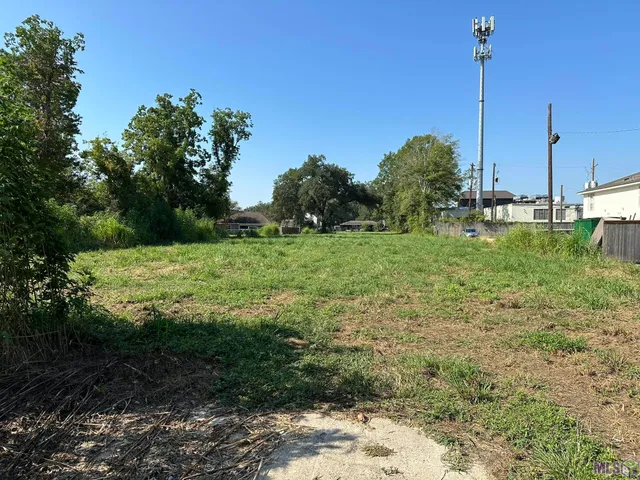 $385,000 | 7391 Highland Road, Baton Rouge, LA 70808