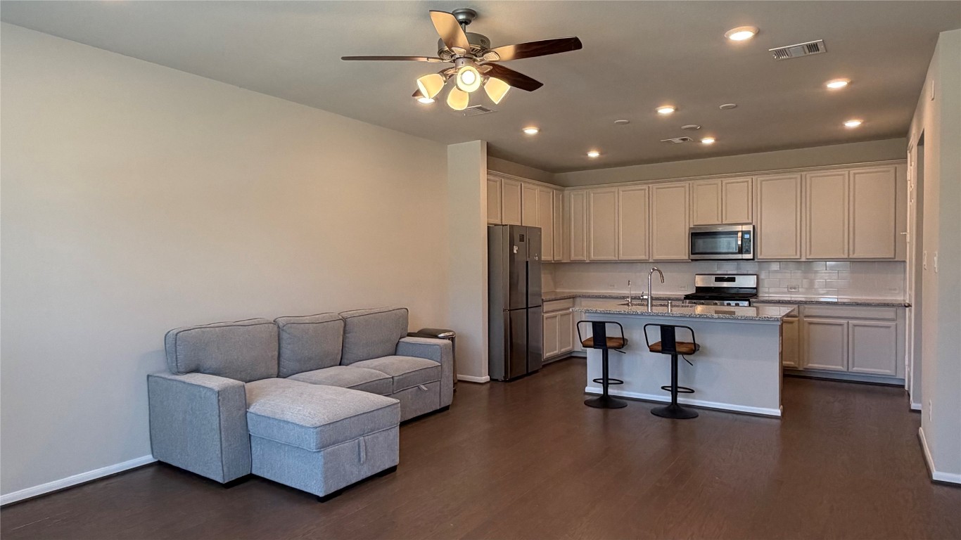 9404 Caddo Ridge Lane Cypress, TX 77433 - Photo 2 of 17 living room