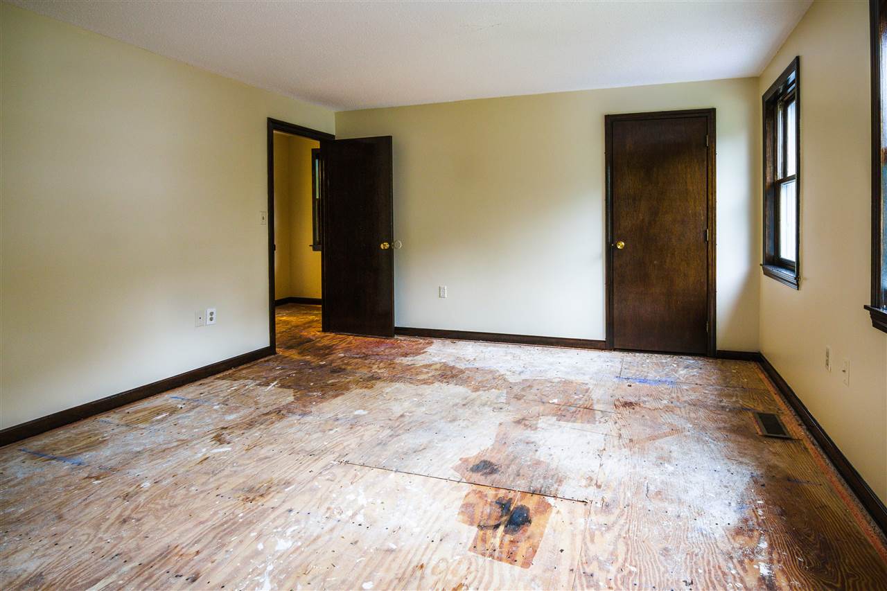 10 South Railroad Avenue, Unit R Derry, NH 03038 - Photo 11 of 16